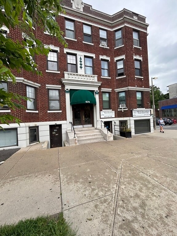 Building Photo - 1576 Commonwealth Ave