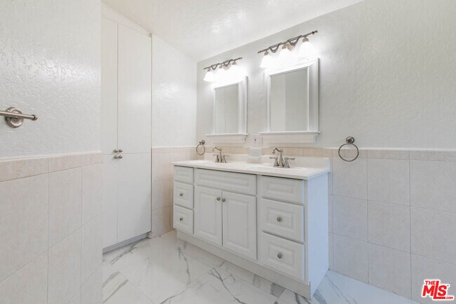 Building Photo - 27584 Onyx Ln