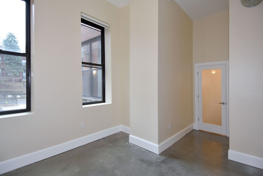 Bedroom 1 - 2301 Mission St