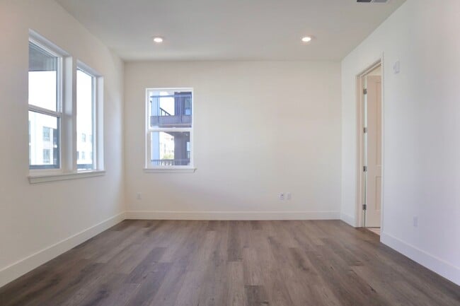 Building Photo - State of the Art Condo located in Fremont! – Metro West Community!