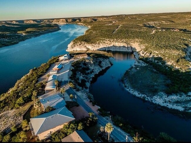 Building Photo - 108 Rough Canyon Rd