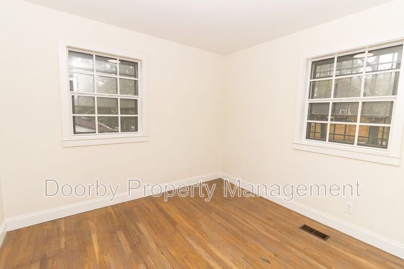 Building Photo - 908 Wheeler Ave