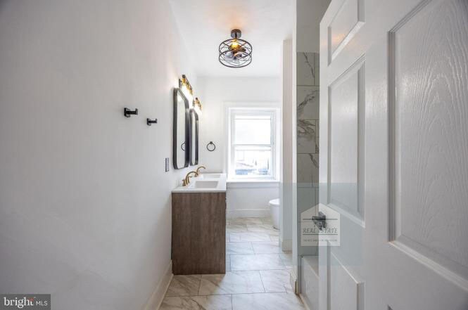 Building Photo - 209 E Martin St