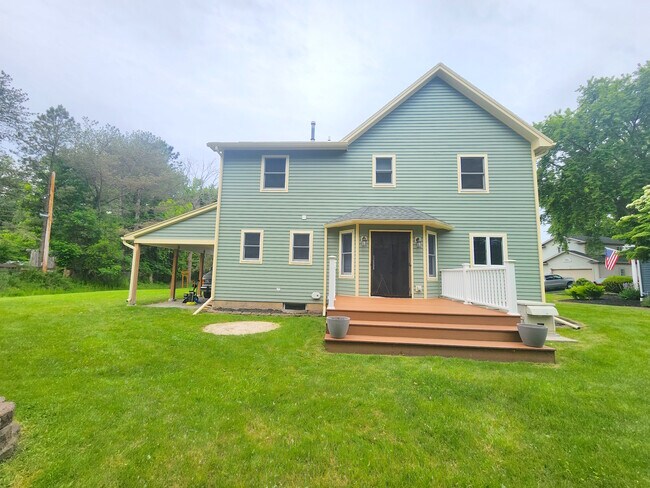 Building Photo - 9 Wisteria Ln