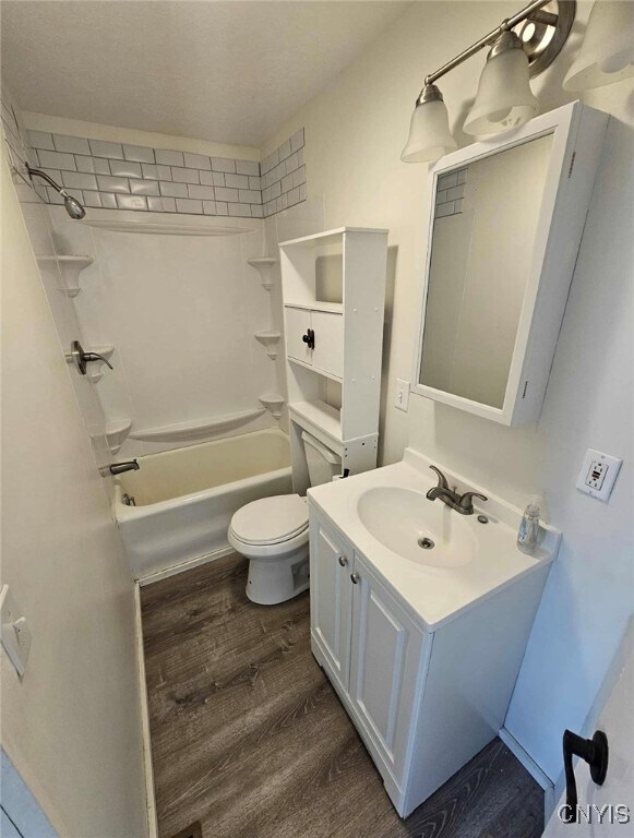 Building Photo - 123 N School St