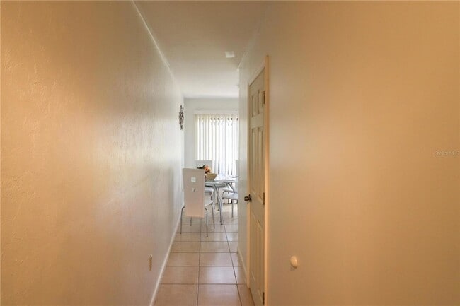 Building Photo - 2300 SW 43rd St