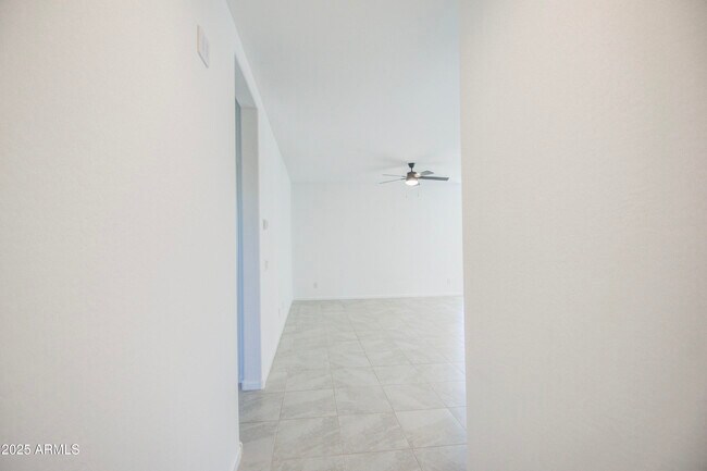 Building Photo - 4205 E Haley Dr