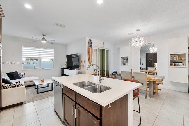 Building Photo - 1827 Sandpiper Pointe Pl