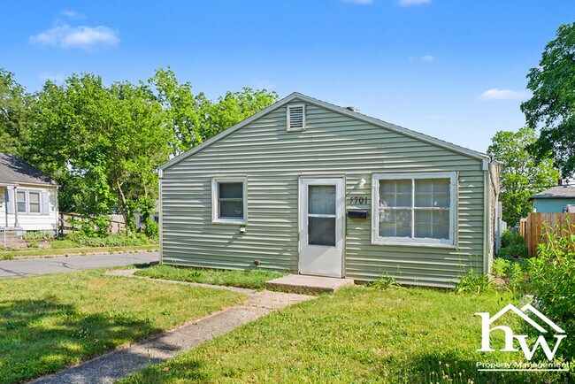 Building Photo - Cute Two Bedroom