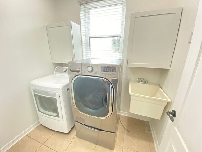 Building Photo - 13110 Moss Park Ridge Dr
