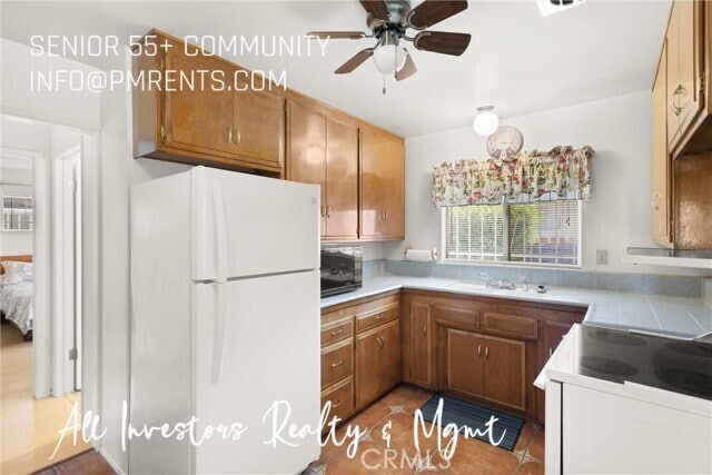 Building Photo - 880 S Ramona St