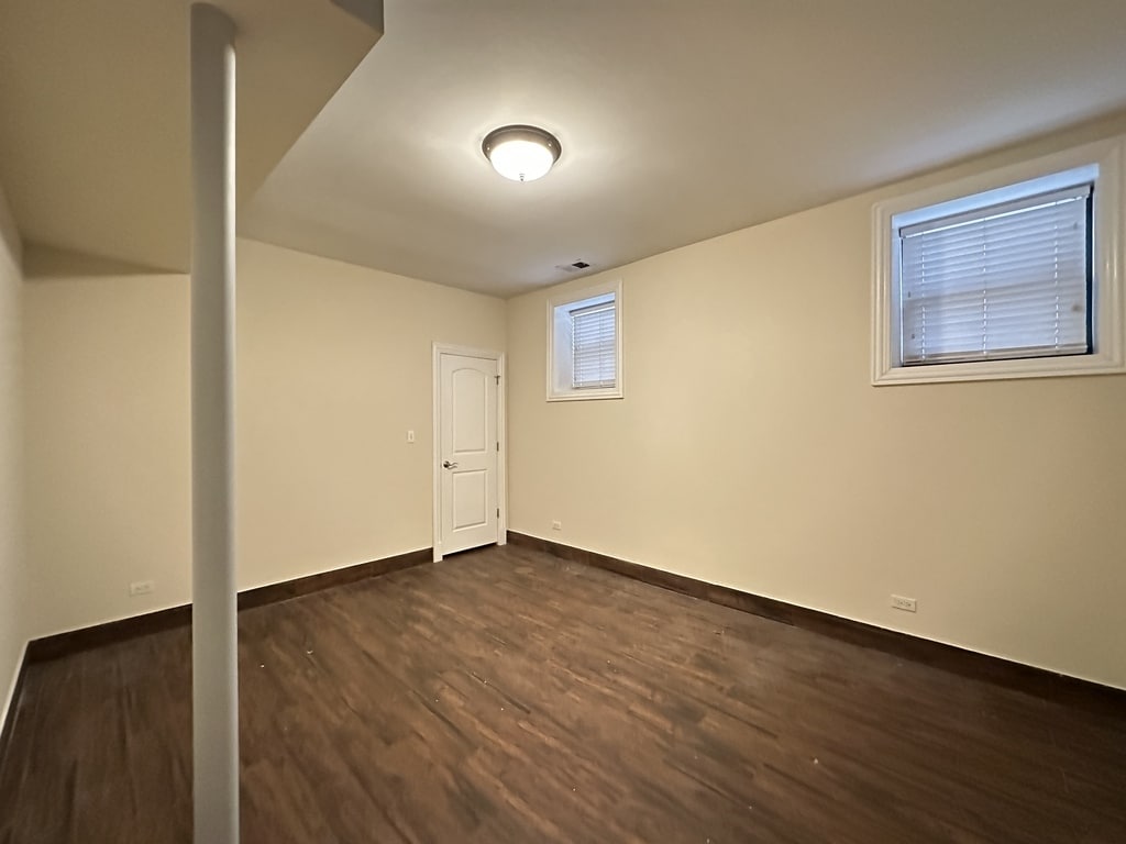 Building Photo - 851 N La Salle Dr