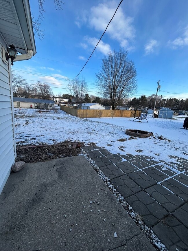 Building Photo - Freshly Updated 3-Bedroom, 1-Bathroom Home – $1,375/Month