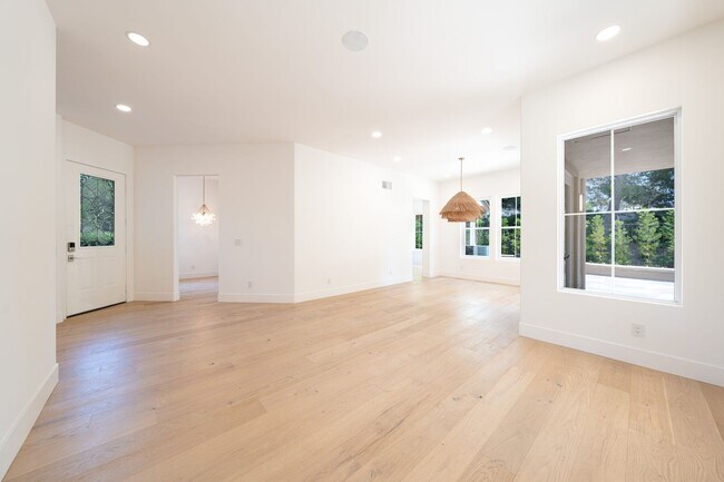 Building Photo - 1620 Arch Bay Dr