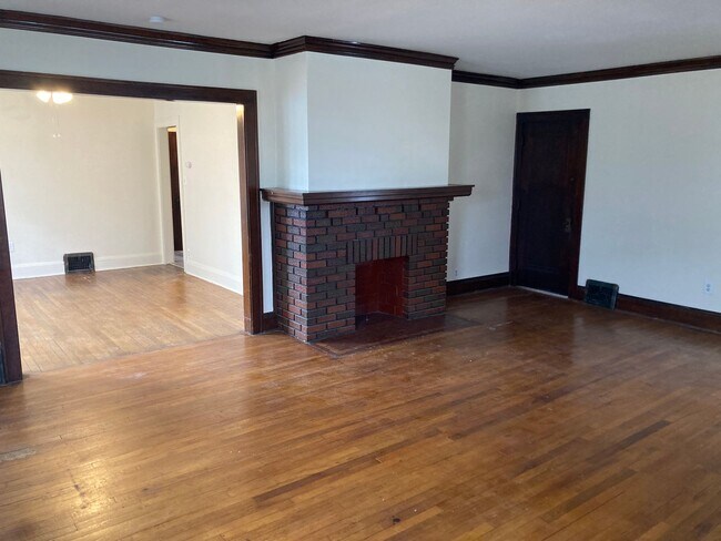 Building Photo - 3435 Brookview Blvd