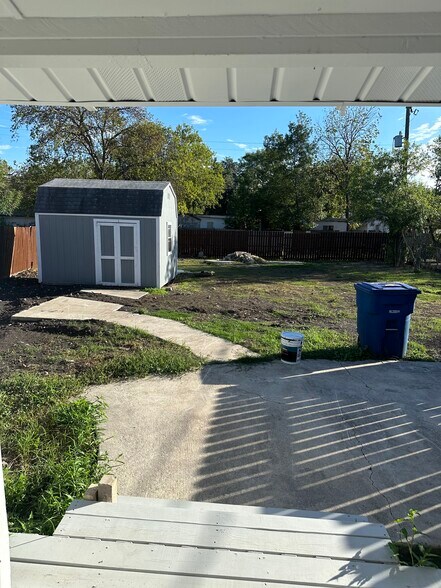 Building Photo - 606 John Page Dr