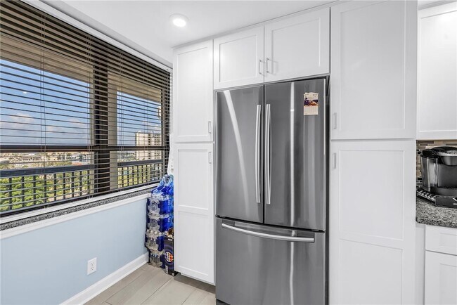 Building Photo - 9415 Blind Pass Rd