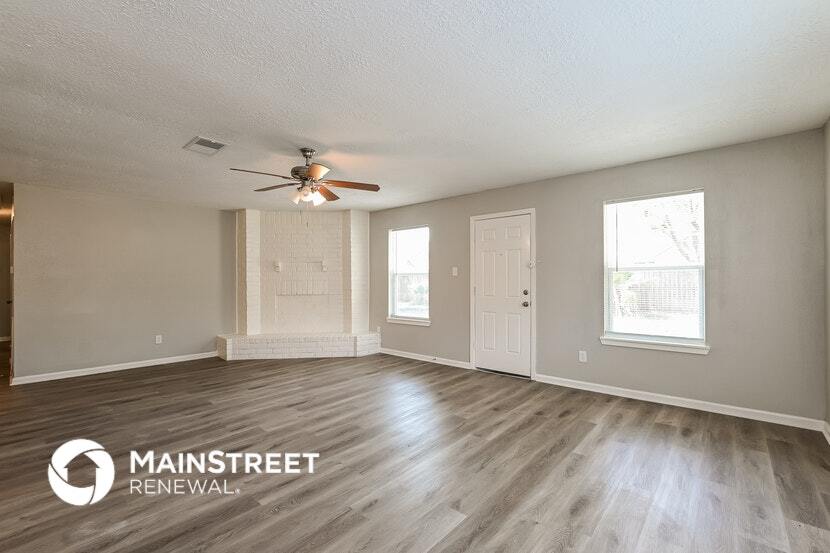 Building Photo - 4922 Crestway Dr