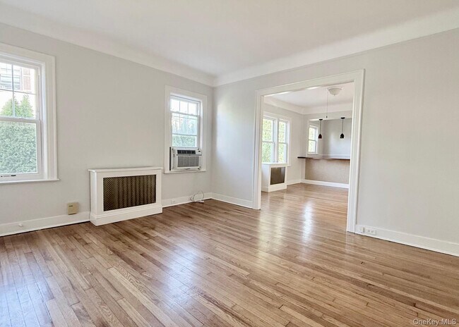 Building Photo - 453 Beach Ave