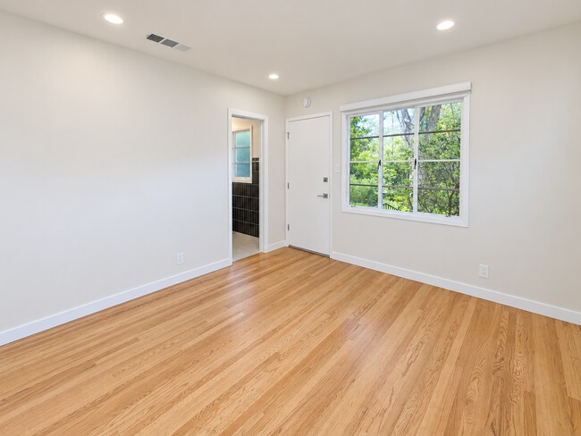 Building Photo - 496 Harrison Ave