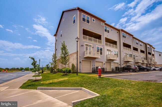 Building Photo - 24276 Thurso Sq