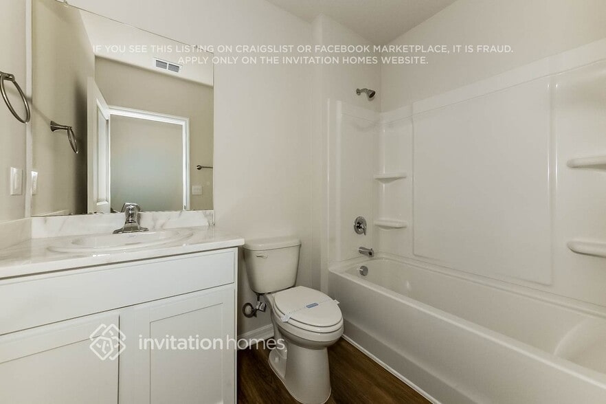 Building Photo - 8029 Majestic Palms Ct