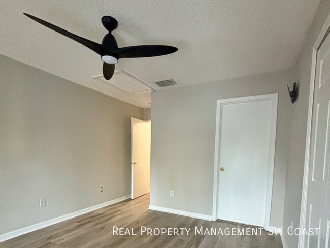 Building Photo - 10823 Brickside Ct