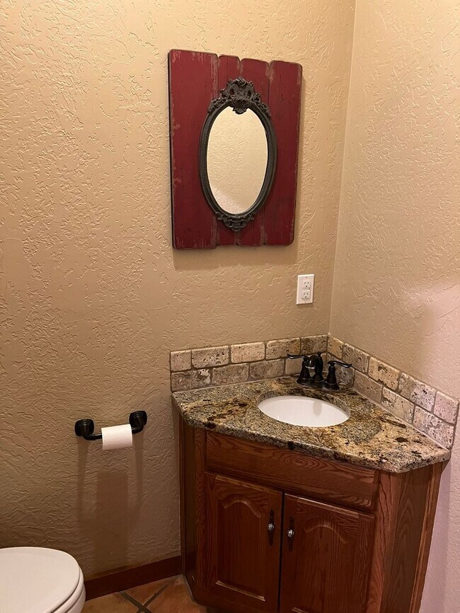 Building Photo - ** Spacious Retreat in Terra Estates II **