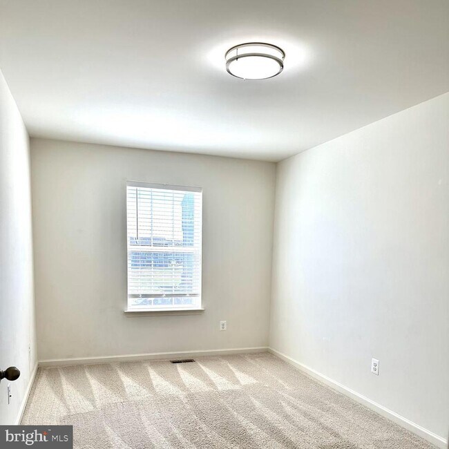 Building Photo - 227 Charterhouse St