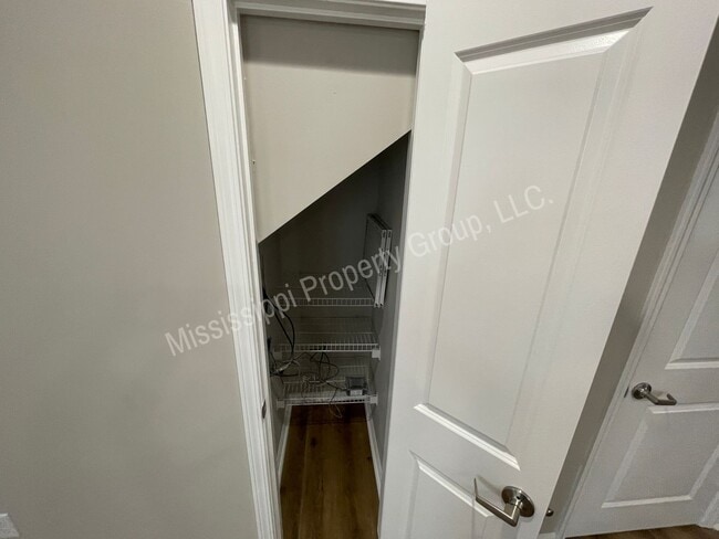 Building Photo - 3BD/3.5BA Available for Mid-August Move In