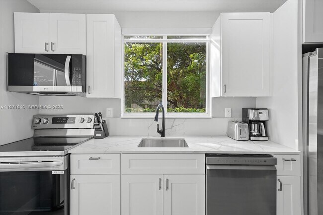 Building Photo - 1590 NW 38th St