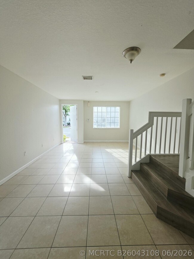 Building Photo - 4154 Napoli Lake Dr