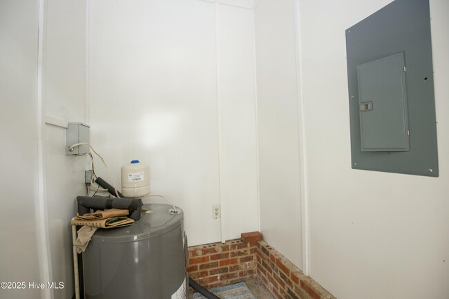 Building Photo - 2435 Longleaf Dr SW