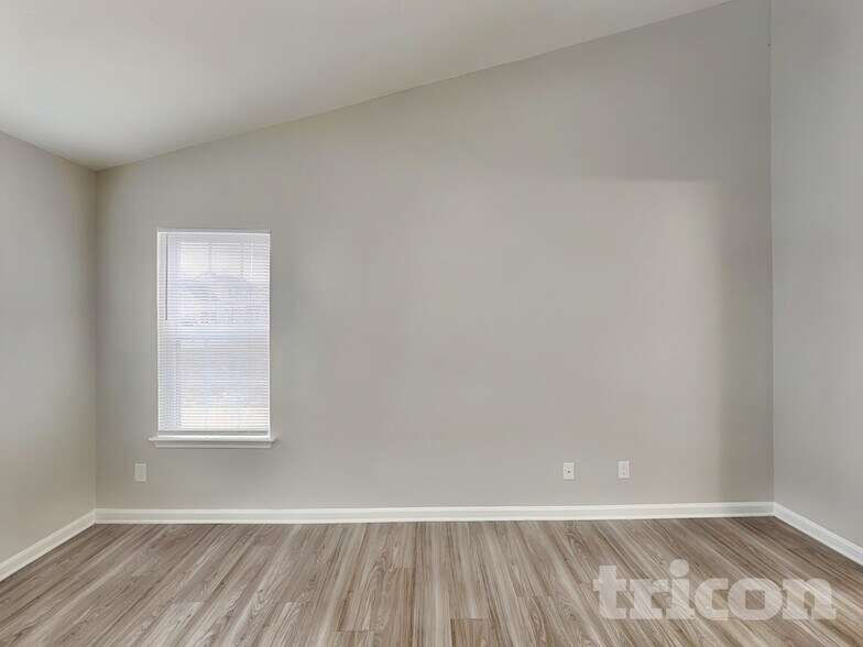 Building Photo - 2103 Wexford Way