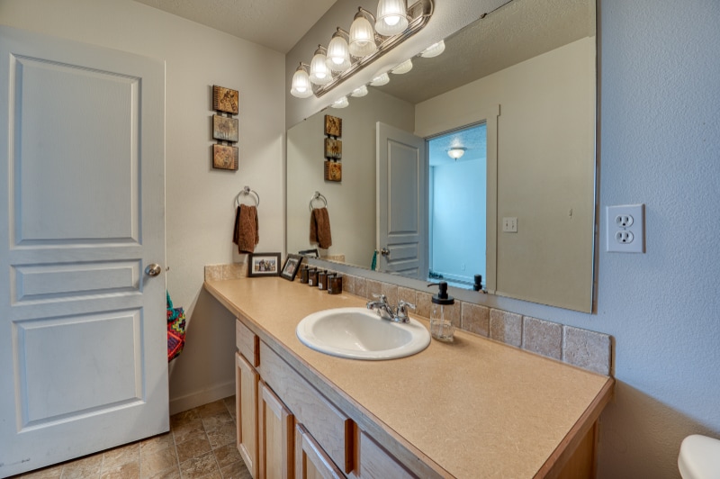 Building Photo - 6269 S Cheshire Ave