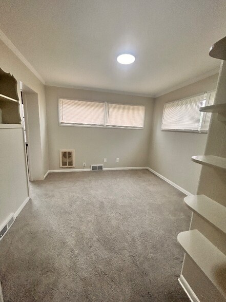 Building Photo - 4023 Okalona Rd
