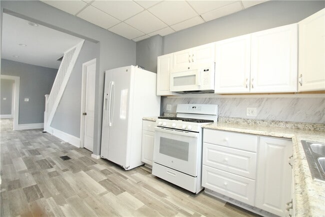 Building Photo - 249 Princeton Ave