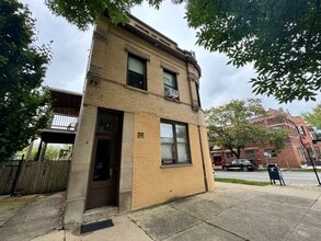 Building Photo - 2205 W Grace St