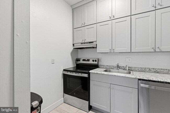 Building Photo - 237 8th St NE