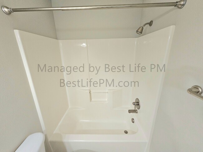 Building Photo - 11040 SE William Otty Rd