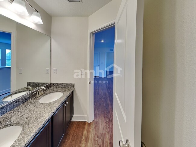 Building Photo - 343 Pine Terrace Dr
