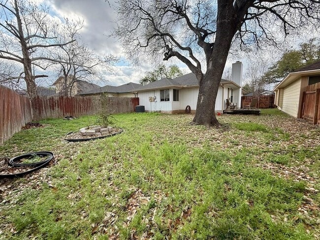 Building Photo - 16704 Whitebrush Loop