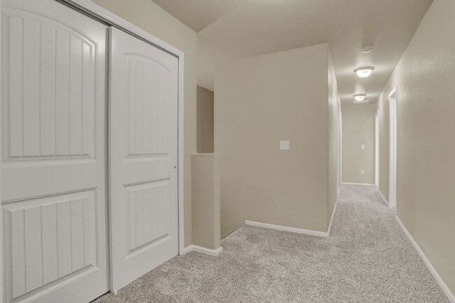 Building Photo - 1810 Final View Aly