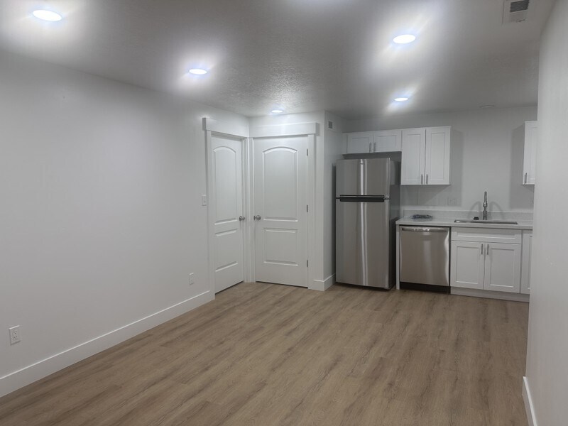 Building Photo - 3770 970 N