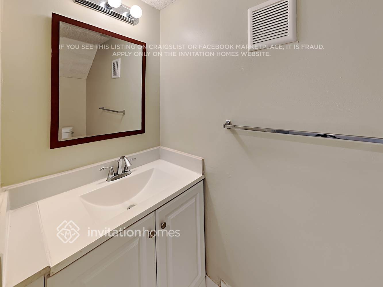 Building Photo - 14075 Langley Pl