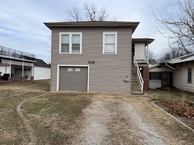 Building Photo - 2 Bedroom for Lease