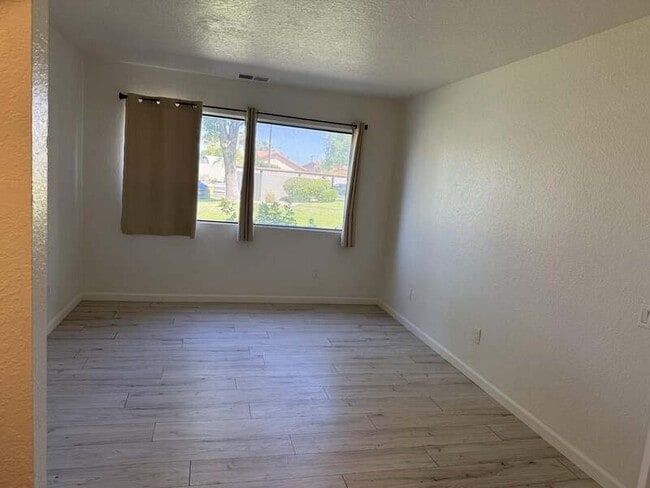 Building Photo - 78650 Ave 42