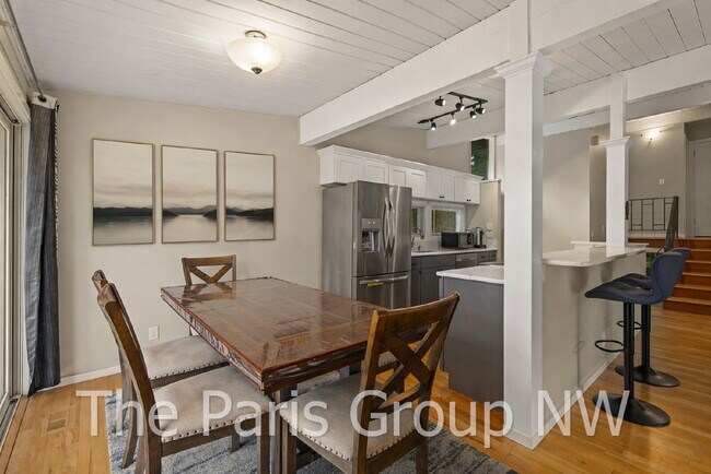 Building Photo - Fantastic Modernized Bridle Trails Mid Century Home * Central A/C, EV Charger, Exceptional Outdoo...