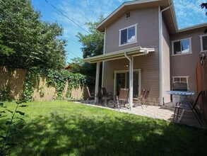 Building Photo - 2325 N East St