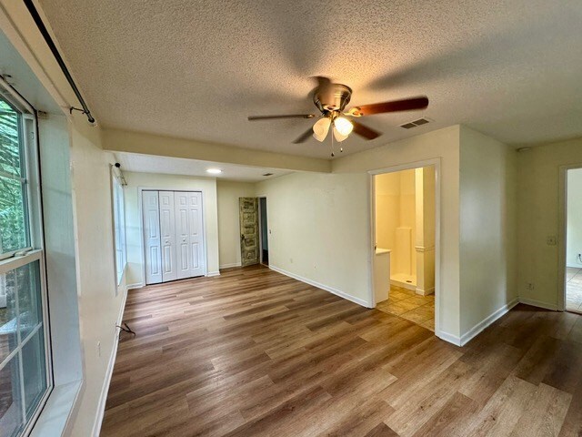 Building Photo - 352 Bonita St